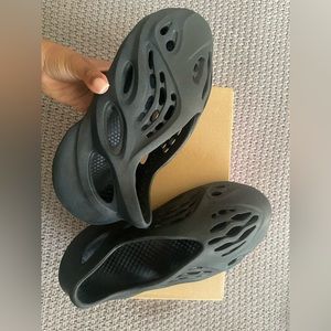 Yezzy Foam Runner Mineral Blue.